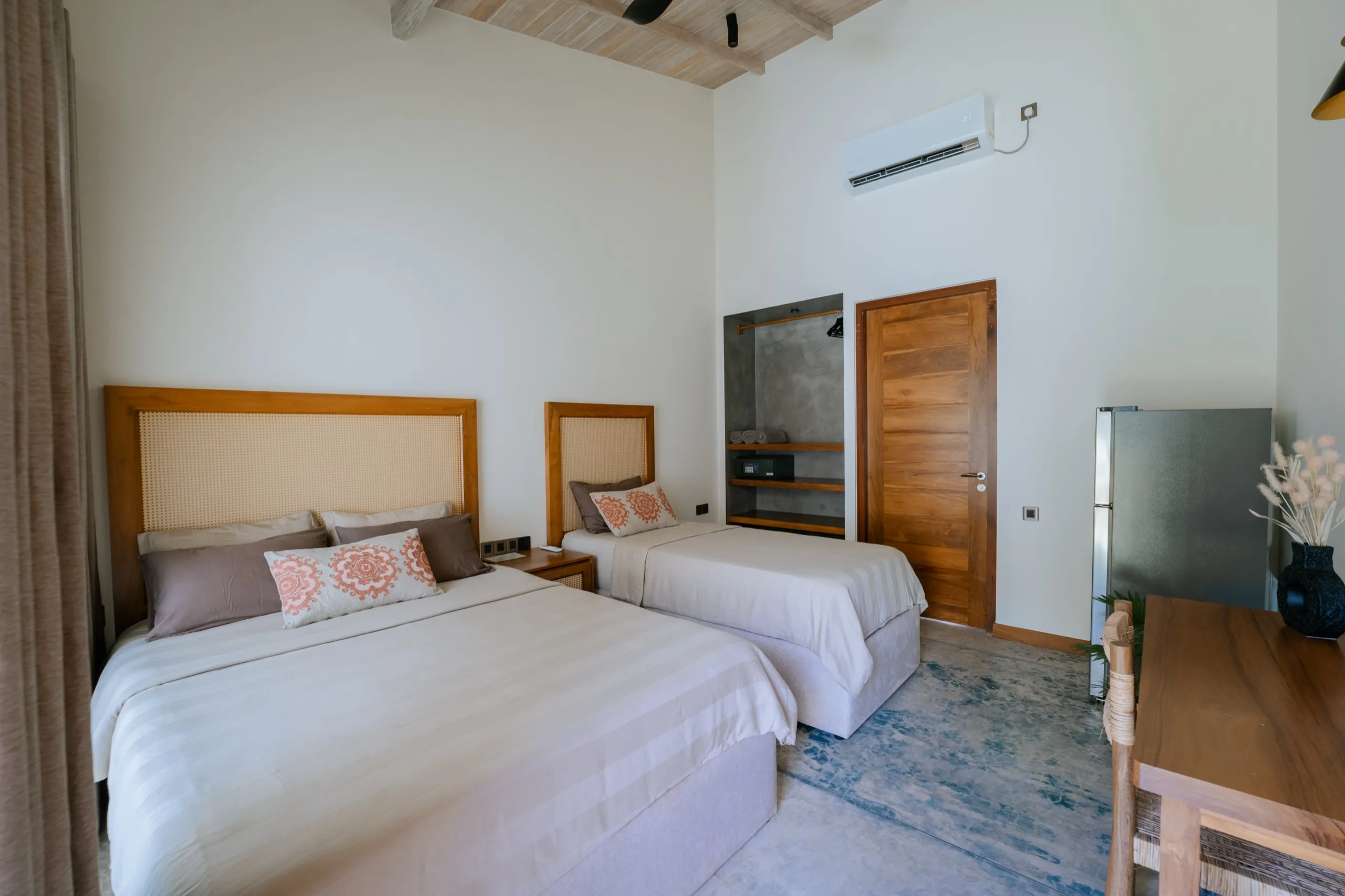 Room 9 — photo 1 of 4